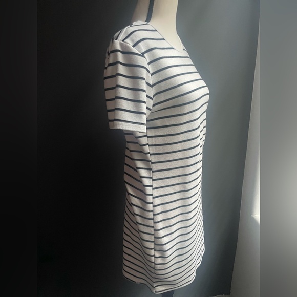 TOBI Striped White Tee Shirt Dress - Small - Picture 3 of 9